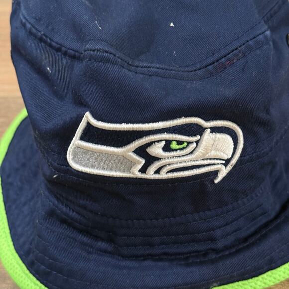 New Era NFL Seattle Seahawks Bucket Hat Reflective Trim Navy Blue Size XXL - Picture 3 of 6
